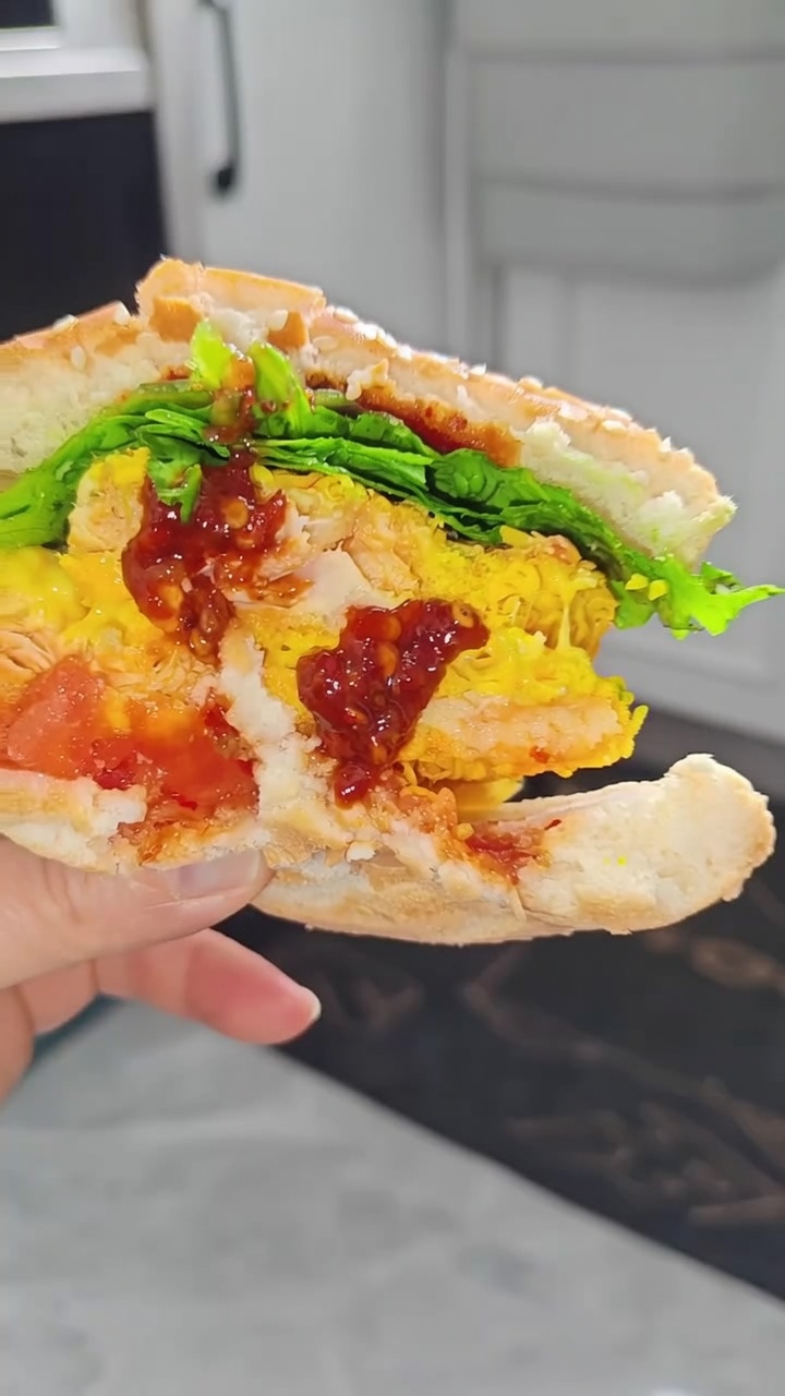 Chrupiący Burger z Kurczakiem z Air Fryer