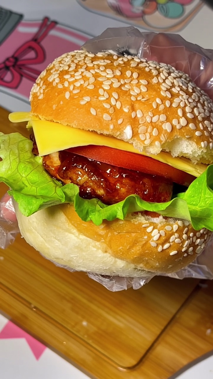 Domowe miniburgery z kurczakiem teriyaki