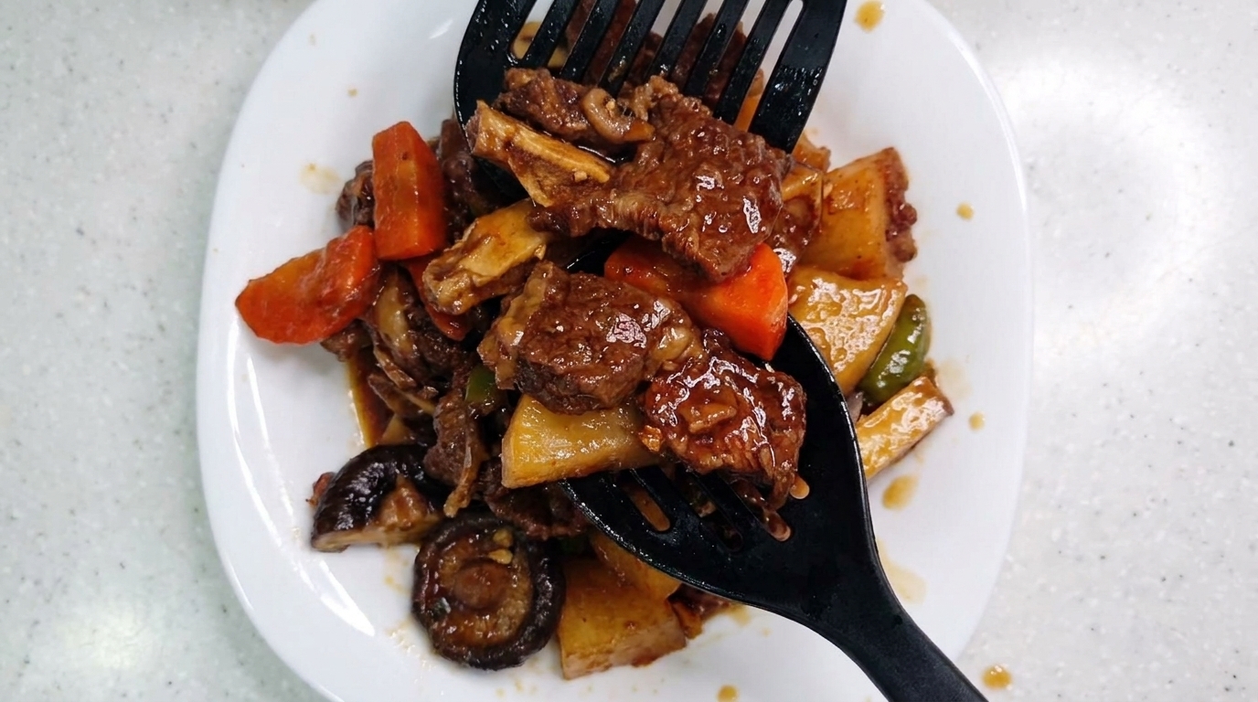 Klasyczne koreańskie duszone żeberka wołowe (Galbi-jjim)