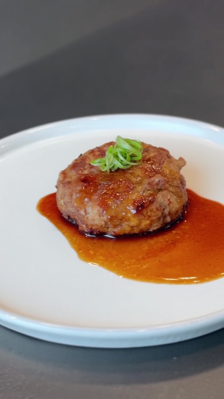 Klasyczny Japoński Kotlet Hamburgerowy (Hambagu)